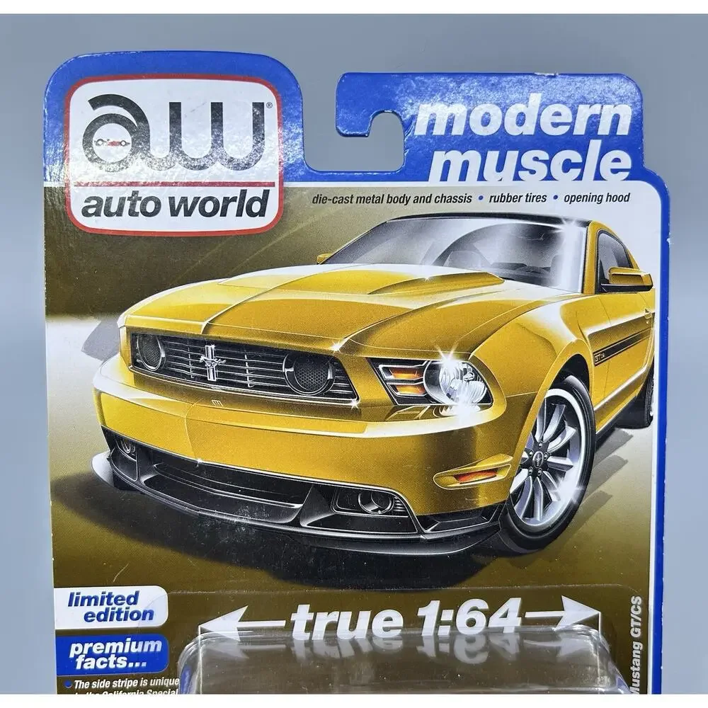 Auto World 2012 FORD Mustang GT/CS Yellow Blaze Modern Muscle Diecast 1:64 NOC